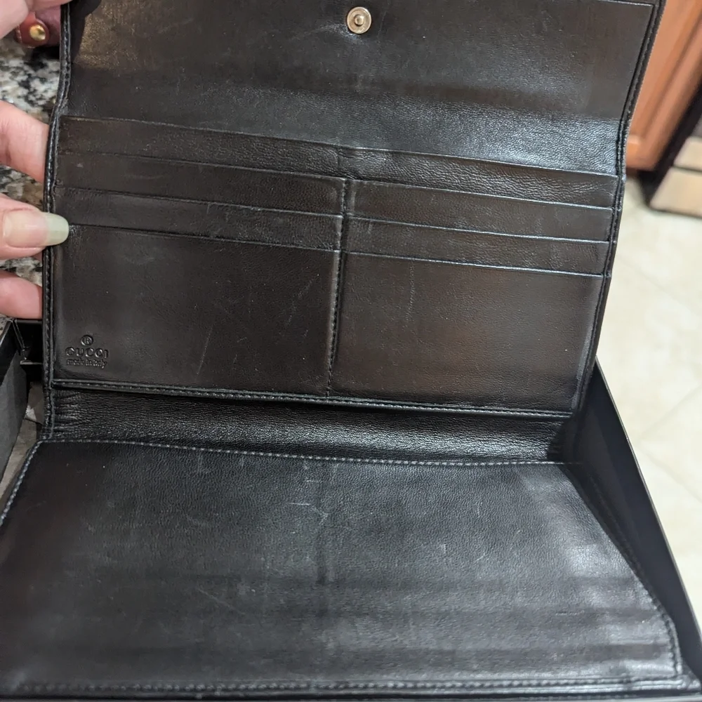 Gucci Black wallet with box